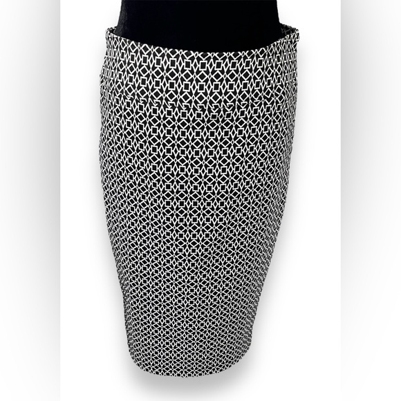SOHO APPAREL LTD. Black & White Stretchy Pencil Skirt M - Picture 6 of 10